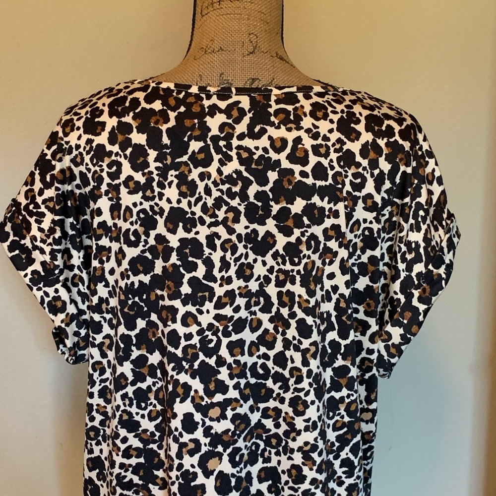 LAST ONE! Gorgeous leopard print blouse-New! - Picture 5 of 5